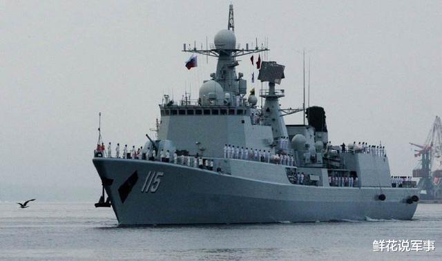 『驱逐舰』关键时刻！一艘052D驱逐舰挡住美舰去路，网友：可能要有大事发生