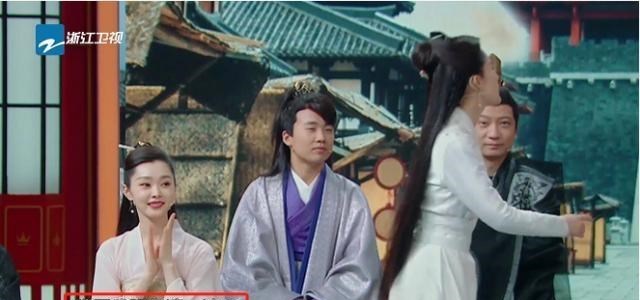 「人物设定」《王牌对王牌》李沁对沈腾撒娇，谁发现郭麒麟的反应？网友：酸了
