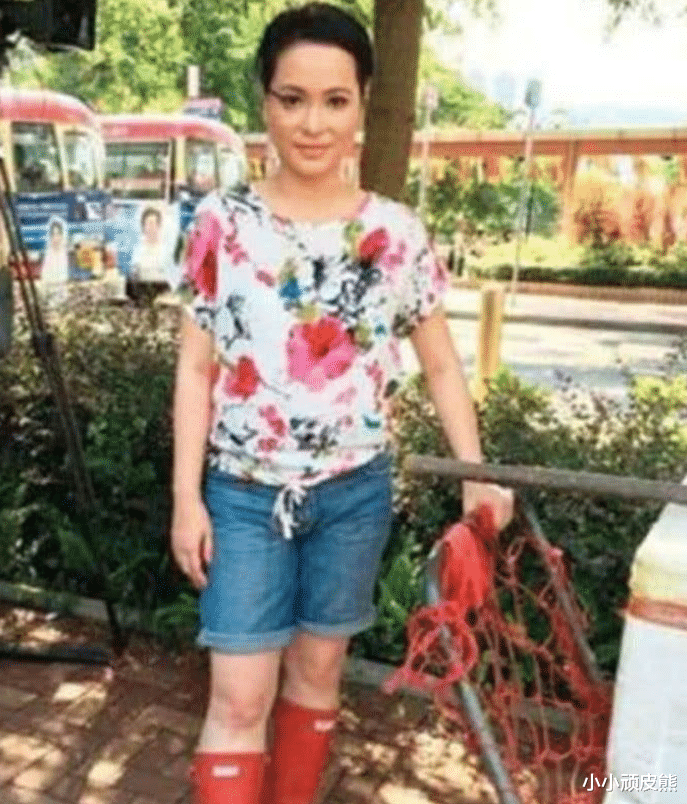 吴京|当年嫌弃吴京配不上她，抛弃吴京嫁入豪门失败，如今成卖鱼大婶