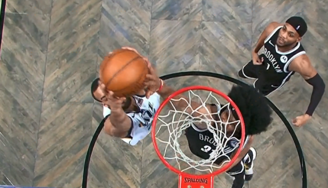 篮网队|轰19+18+3+2！正面血帽+残暴隔扣！恭喜杜欧：篮网第3巨头打爆2亿中锋