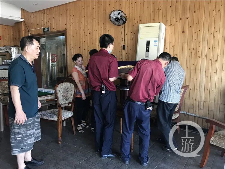 重庆晚报|直击洪峰过境，重庆朝天门码头被淹没