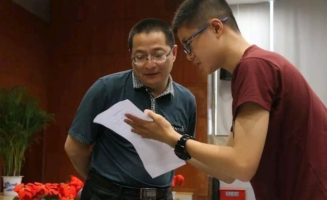 数学@2020届高考数学正在进行,5点之后希望大家不会提到“葛军”二字!