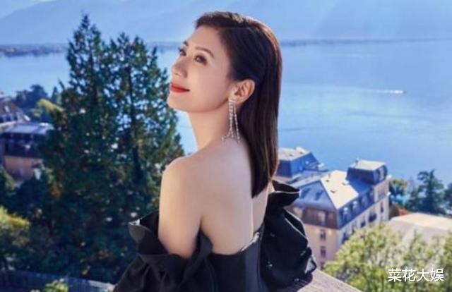 贾静雯|19岁拔掉父亲氧气管，36岁赔前夫2000万，嫁小9岁老公却被宠成公主