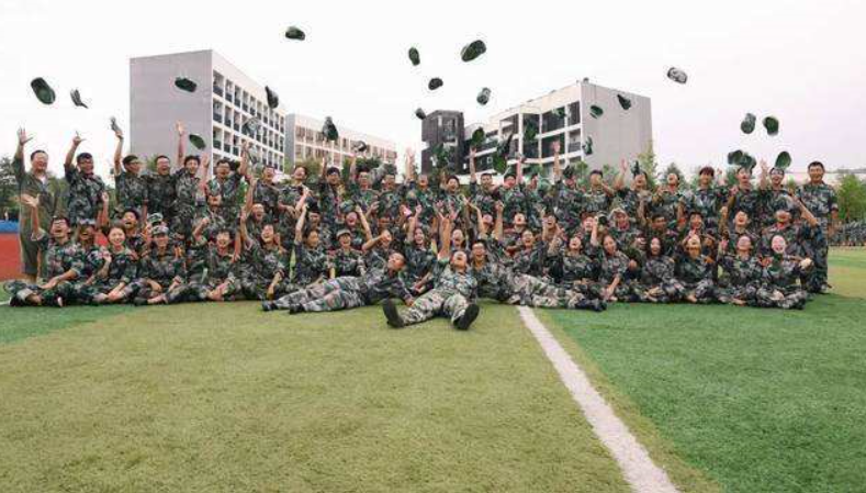 @西方国家坐不住了，中国每年都出现“神秘部队”，难怪能迅速崛起
