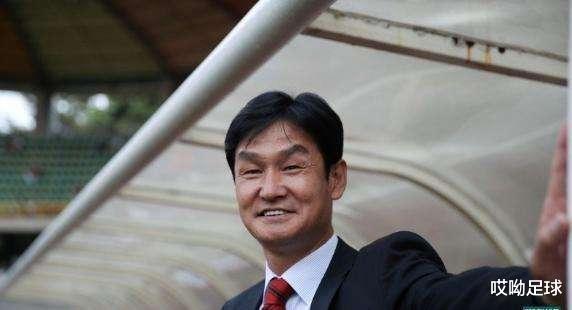 『韩国队』0-6溃败!崔龙洙无语崩溃,韩国名帅培养计划彻底失败?