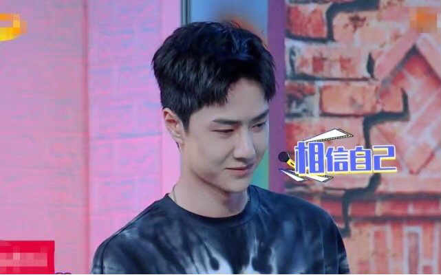 王一博|乐华全员钢铁直男：王一博抱手避嫌，黄明昊说游戏比恋爱重要