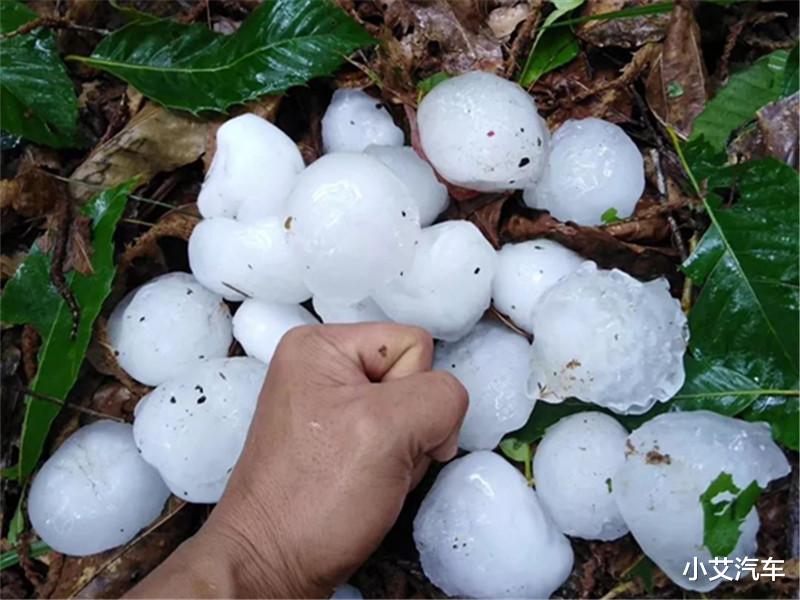 4s店@一场冰雹来袭，30辆新桑塔纳被砸成“蜂窝”，4S店 ：5折开回家！