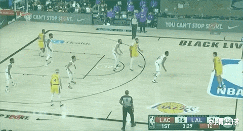 湖人队|吹到窒息！准绝杀！全场划水当演员，最后攻防统治啊！别TM再说他老了...