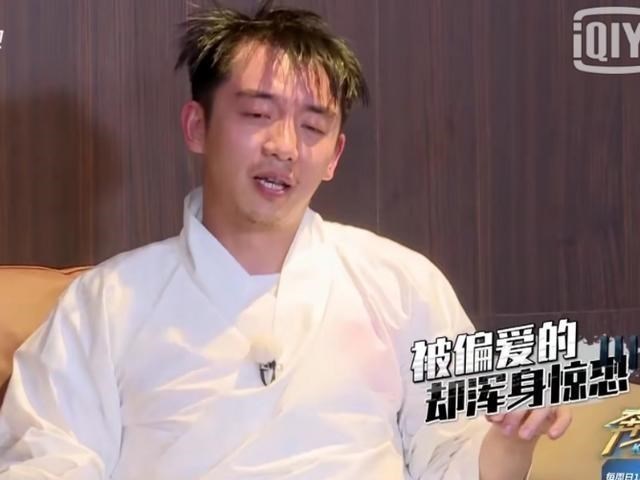郑恺|有种敬业叫郑恺，跑男100期全勤，唯有一次中途退出，还让人泪奔
