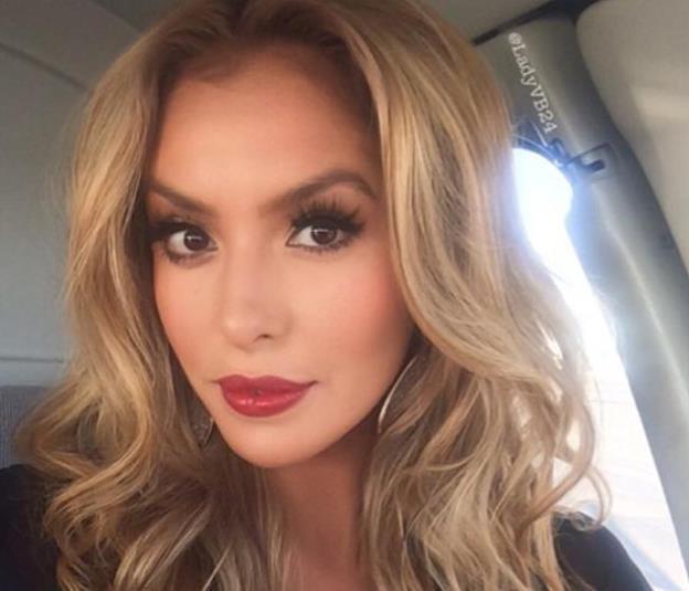 #瓦妮莎#57岁硬汉马龙欲追求瓦妮莎?或在瓦妮莎豪宅旁买房,当初就有好感