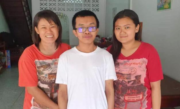 睹图|男子坐在马桶上“死亡”，被送到医院尸检时突然睁开眼睛有了呼吸