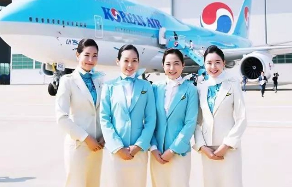 韓國航空又出新花樣，空姐需單穿“內存褲”，方便“服務”乘客-圖4