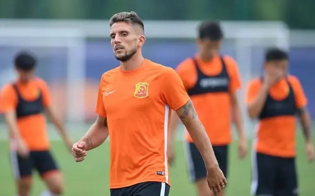 武汉卓尔|两国脚+双外援养伤，武汉卓尔依靠36岁外援进球？18日决战建业