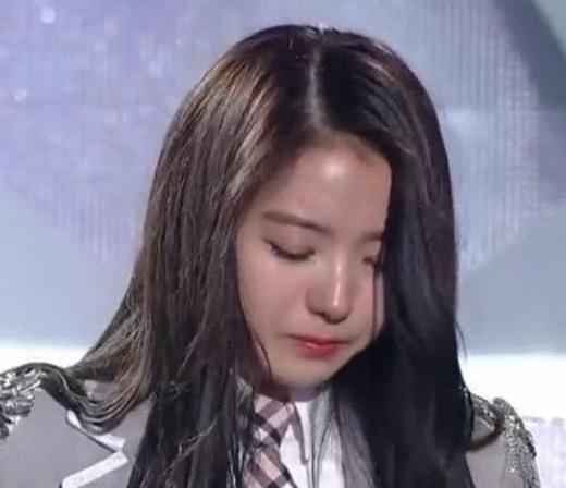 「整容」韩国女星节目中谈经历哭泣，无意中捏了一下鼻子，抬头后大家蒙住
