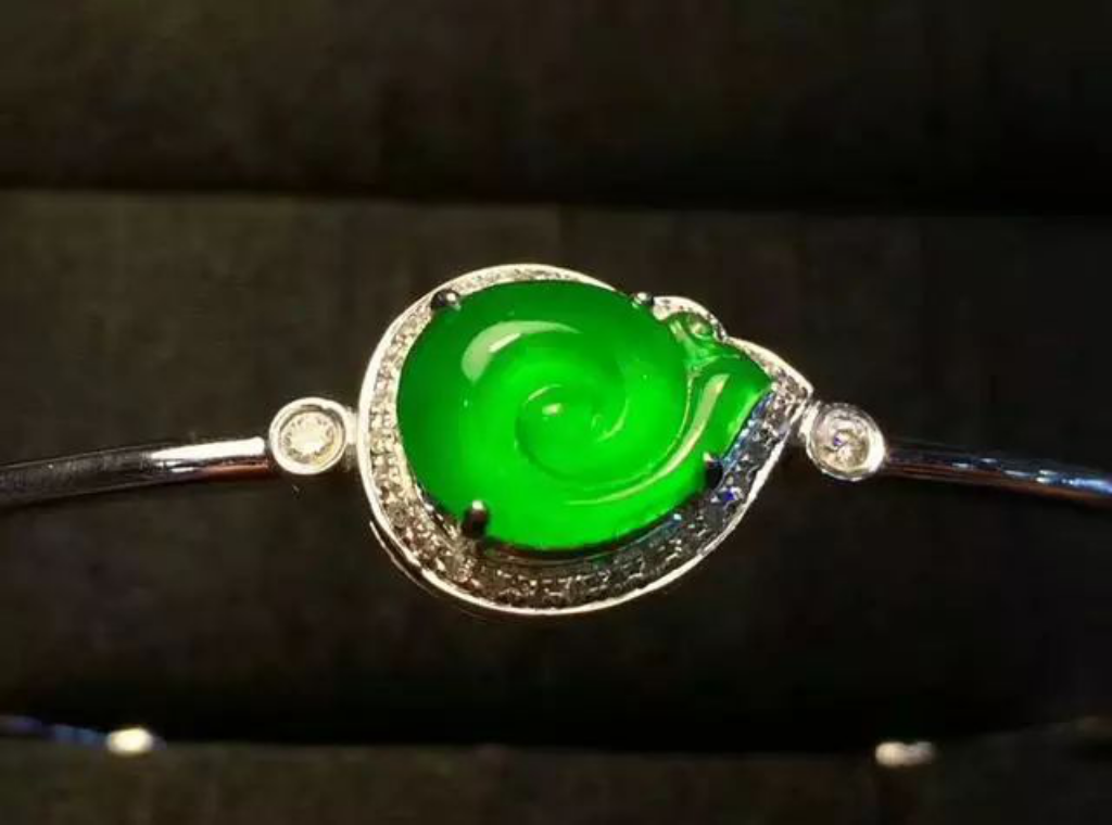 【文玩核桃】翡翠这么一镶嵌，价格秒增10倍！