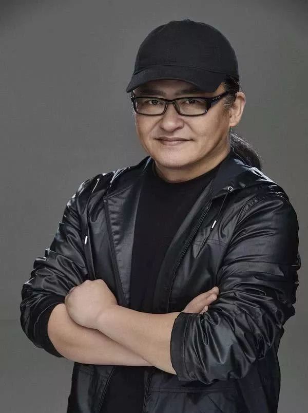 [刘欢]56岁刘欢与妻子女儿近照，25岁女儿比妻子还要漂亮