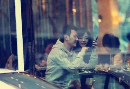 【冯绍峰】与赵丽颖领证5个月产子, 放弃倪妮成\妻管严\的冯绍峰, 后悔了吗？