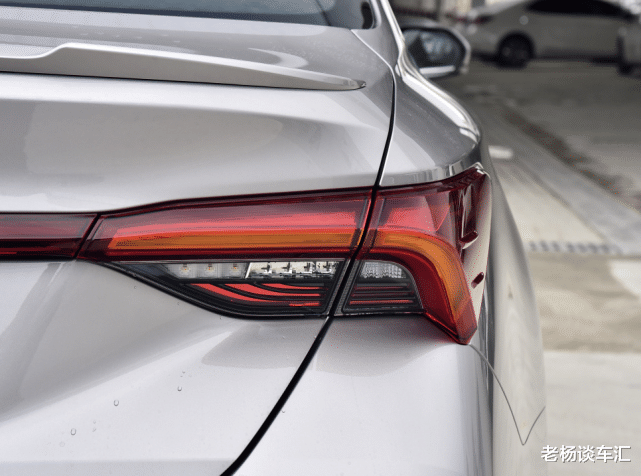 亚洲龙|别总盯本田雅阁!丰田新车长近5米,油耗4.3L+国六,比凯美瑞高级