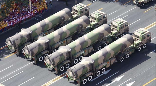 核弹头@美国有6400枚核弹头，俄罗斯6800枚，中国数据一公布，美：绝不可能！