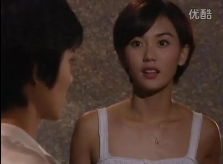 郭妃丽|当年同框吊打贾静雯的神颜美女，如今47岁赛18，仿佛吃防腐剂...