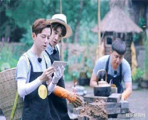 『何炅』即将开播《向4》如何走出颓势？节目组开出两剂猛药，药效又是如何呢？