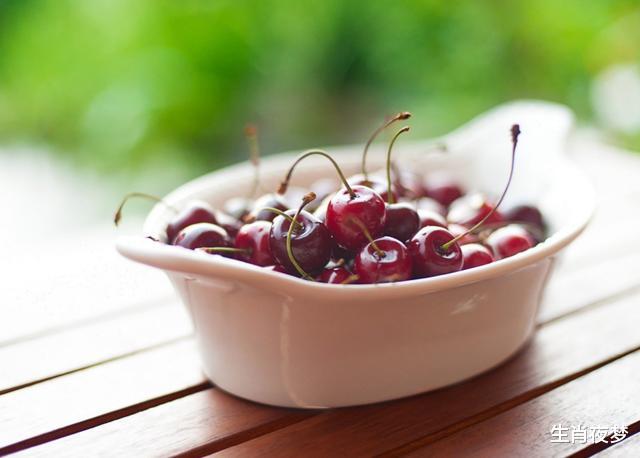 射手座|8月，旧爱回头，破茧成蝶，3生肖沐浴爱河，再次收获旧情人