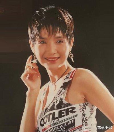 #毛宁#曾红遍全国的乐坛一姐,却因掌掴毛宁被封杀,今再嫁黑人老公生活滋润