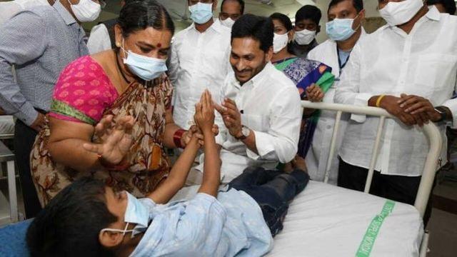 印度“怪病”患者已超800，民眾陷入恐慌，官員：無傳染性-圖2