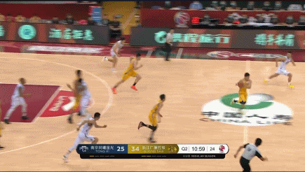 「广厦男篮」要什么外援啊！本土三巨头太豪横了！26+17+4！他单手打爆哈达迪
