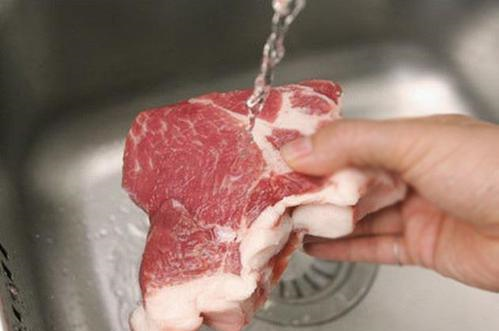 「猪肉」猪肉万万不可直接塞冰箱保存，大厨教你这样做，放一年照样新鲜
