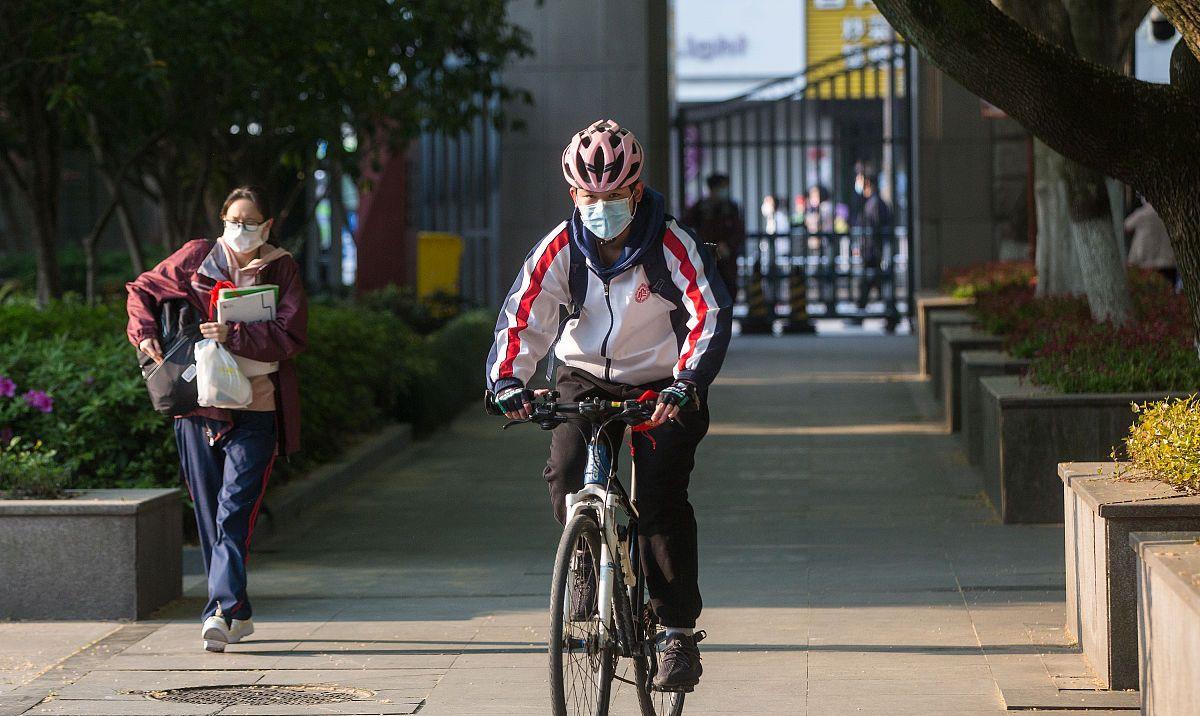 「本科线」哪些高考生压力最大，优生还是差生？高三年级主任告诉真相