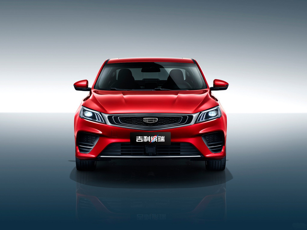 『吉利帝豪』油耗5L可自动驾驶，低配就有皮座椅，顶配才10万出头，帝豪落伍了