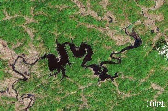 洪秀全|满清眼看就要亡国，赶紧让人挖了洪秀全的祖坟，结果竟一一应验了