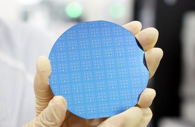 华为|华为不再被动！突然宣布两项新决定，美国不愿看到的事情发生了