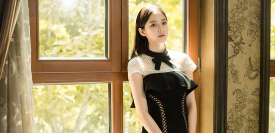 我独坐小窗一盏清茶 叫爸爸而已,欧阳娜娜人设早崩完了,可茶艺表演还是骗到了所有人