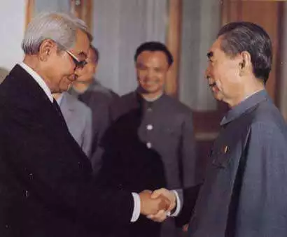 诗词世界 周恩来外交金句,让对手哑口无言