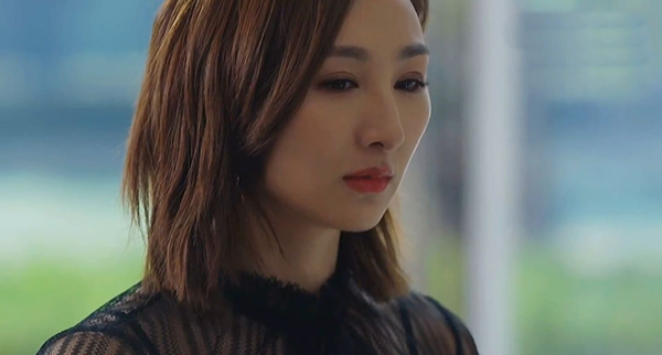 三十而已|《三十而已》屡屡冒出新词汇，“三人行”成了剧中的梗，现实中这种情况很多见