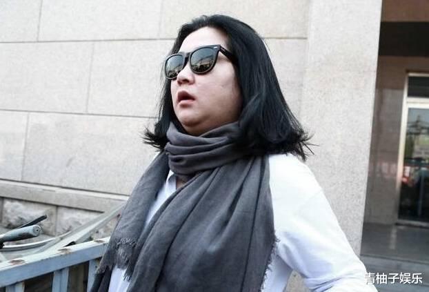 张铁林|张铁林的两个女儿,一个极其宠爱,一个不养不认,待遇相差太大