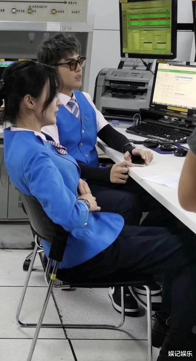 郑爽|郑爽吴亦凡录真人秀，仿佛偶像剧现场，而郑爽坐操作台不怕被嘲？