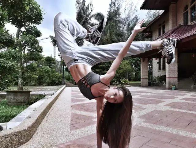 盂兰神功|“马来西亚钢琴女神”李元玲！天使面孔魔鬼身材！你想不想拥有？