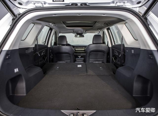 SUV|最成功的国产SUV，可容纳40人，四轮独悬配178马力，仅卖7.77万