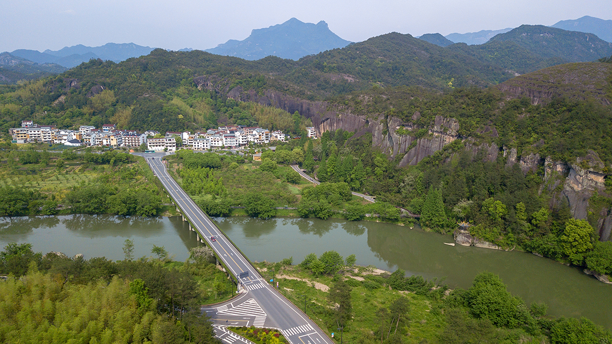 「缙云」浙南山区隐藏了一座仙都，美若仙境少有人知，成仙侠剧取景地