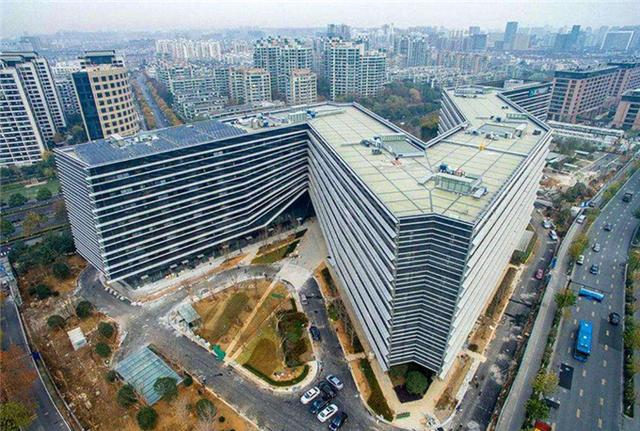 马云■马云花12亿，耗时5年打造的“支付宝大楼”曝光！网友：想辞职了