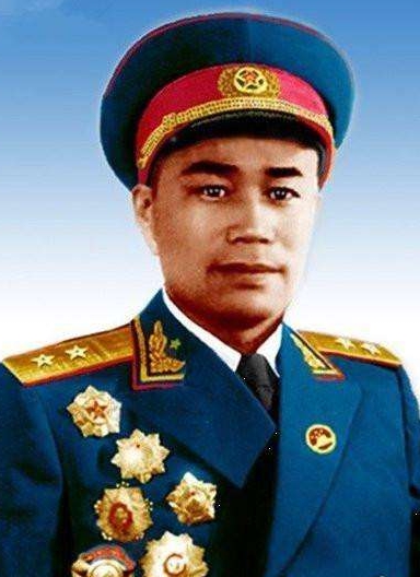 日军▲王近山杀红了眼：歼灭日军2200人！战斗结束后，陈赓感慨万千