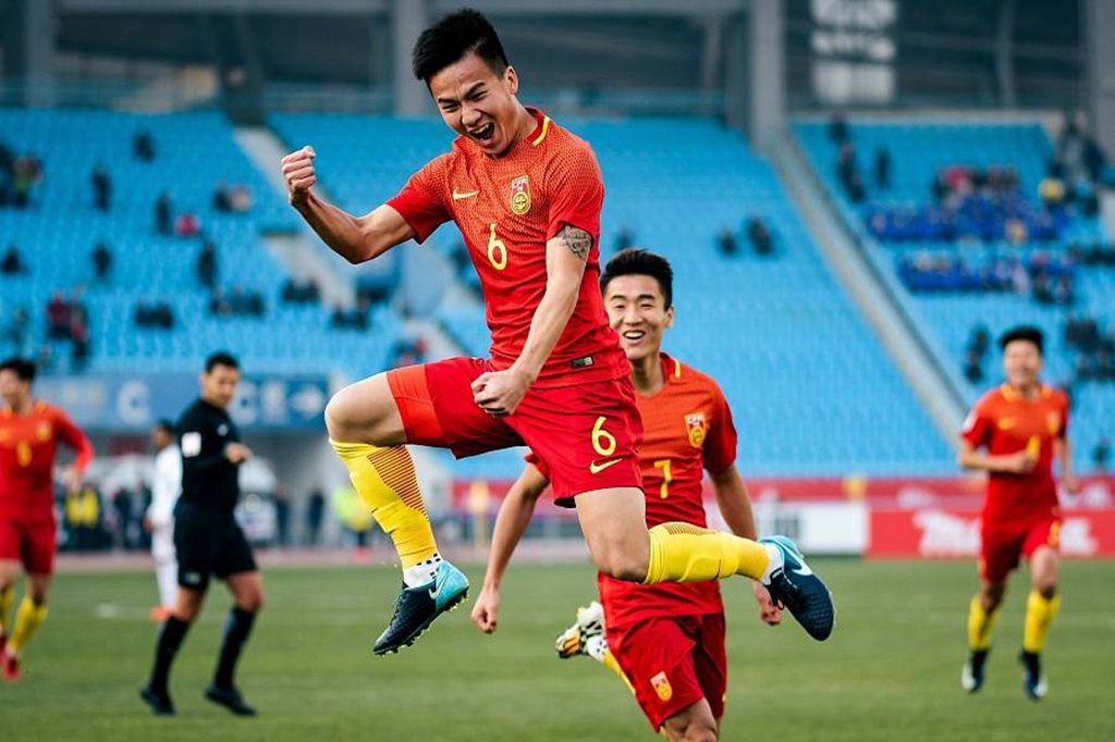 [山东鲁能]甜蜜！25岁鲁能新星找到爱情归宿，女友是高颜值海归