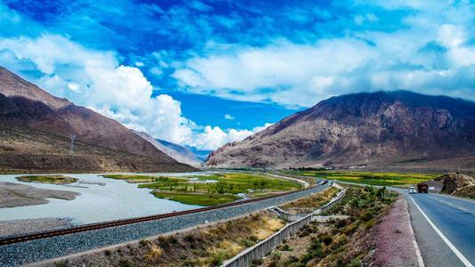 【新疆维吾尔自治区】国内最美的9条自驾线路，每一条都美得动人心魄！