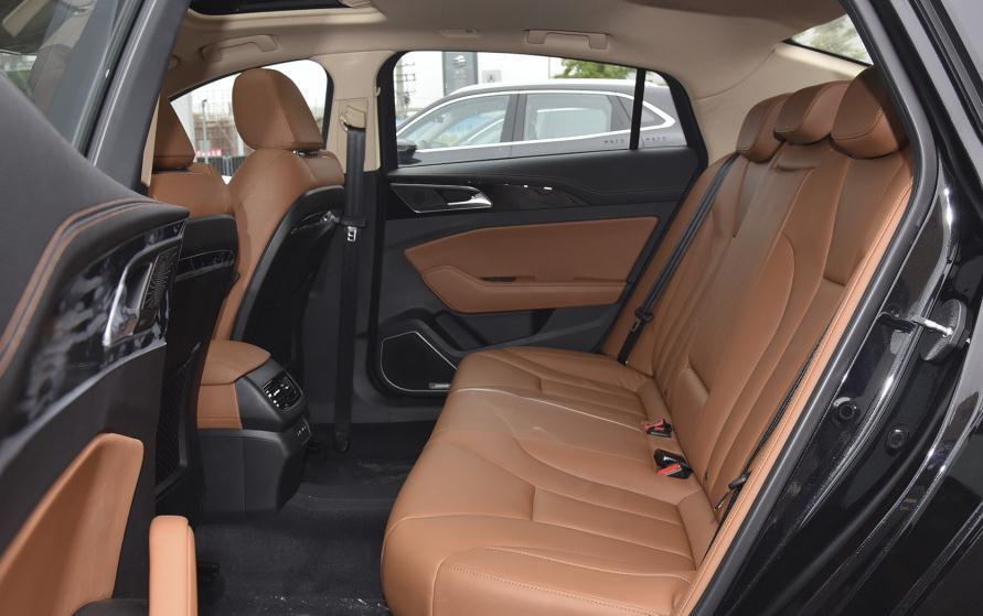 『动力』16万的红旗H5值吗?仅开150天,车主直白地谈了用车体会