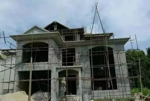 @回村建别墅，建房到装修花了百多万，院子也做得有模有样！