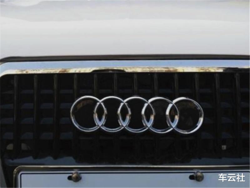 奥迪|交警查车遇“5环奥迪”，车主：厂家造车的时候印错了，和我有啥关系？