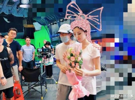 周星驰|周星驰《美人鱼2》即将来袭，黄金搭档再合体，看清是谁：爷青回